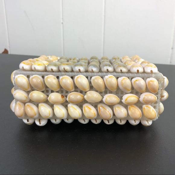 Vintage Mini Seashell Handbag - Picture 8 of 11